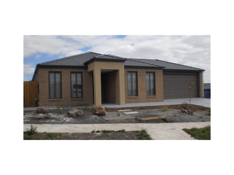 102 Golfview Drive, Craigieburn VIC 3064