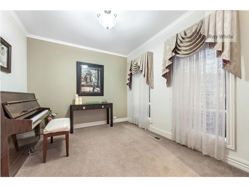7 Crestmont Terrace, Craigieburn VIC 3064