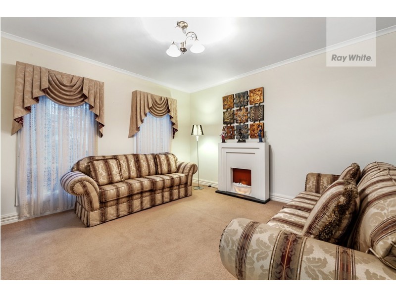 7 Crestmont Terrace, Craigieburn VIC 3064