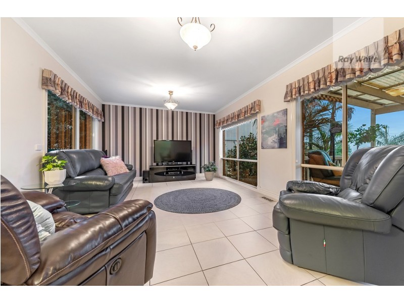 7 Crestmont Terrace, Craigieburn VIC 3064