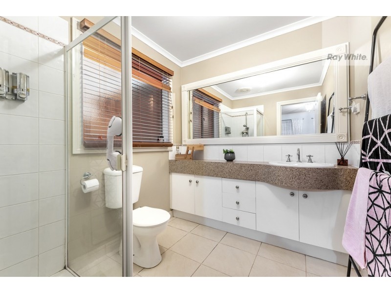 7 Crestmont Terrace, Craigieburn VIC 3064