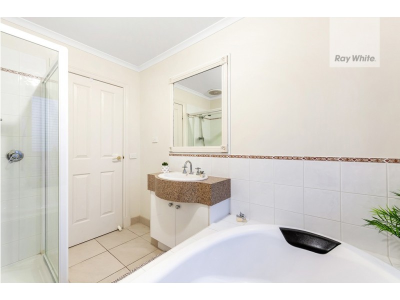 7 Crestmont Terrace, Craigieburn VIC 3064