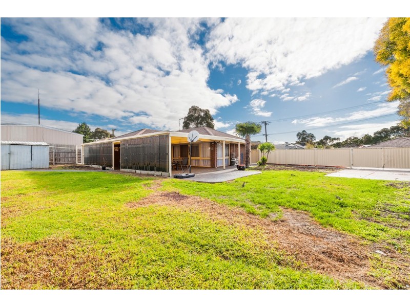 17 Axminster Drive, Craigieburn VIC 3064