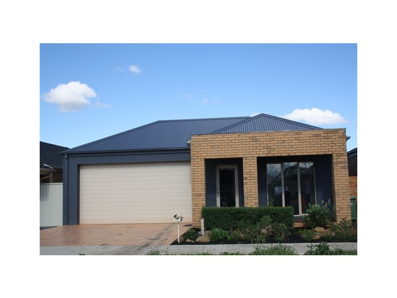 13 Burrora Way, Craigieburn VIC 3064