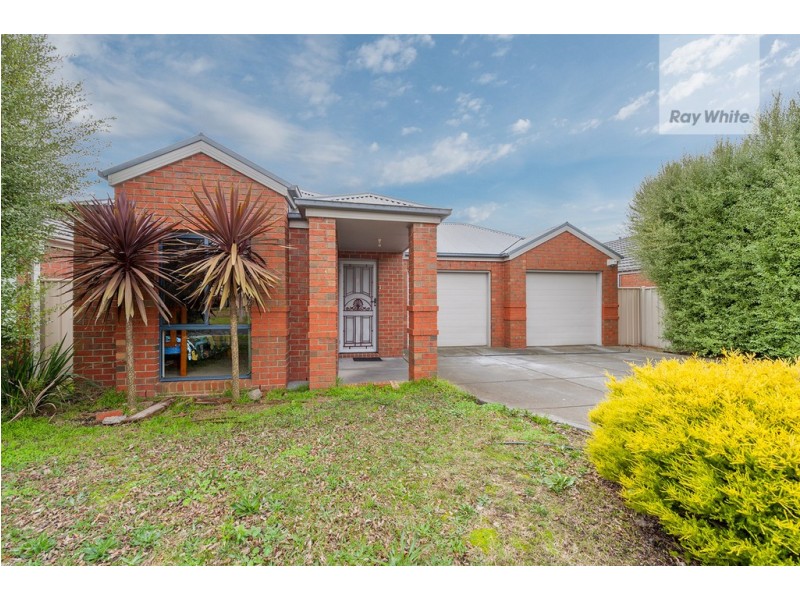 8 Sage Hills Place, Craigieburn VIC 3064