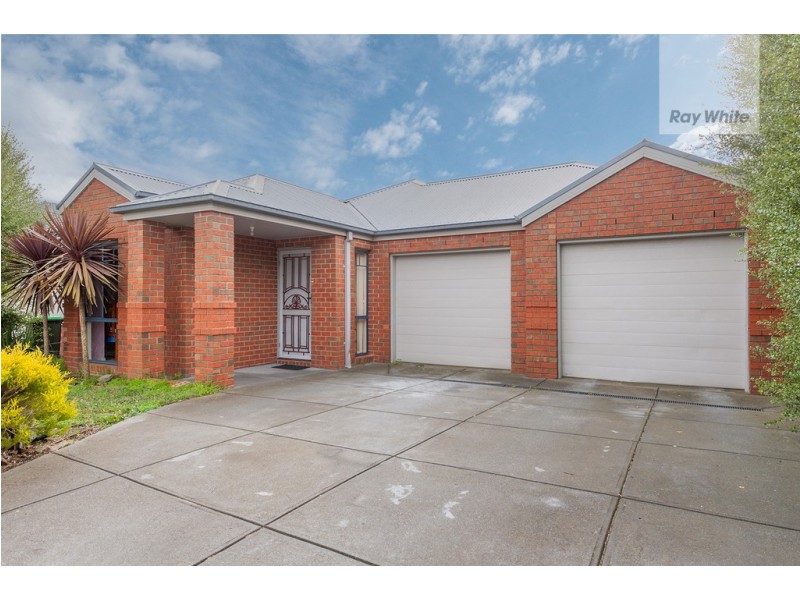 8 Sage Hills Place, Craigieburn VIC 3064
