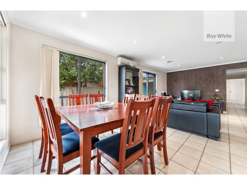 8 Sage Hills Place, Craigieburn VIC 3064