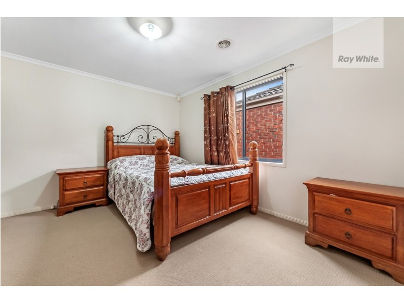 8 Sage Hills Place, Craigieburn VIC 3064