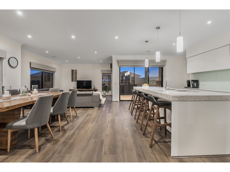 26 Mangrove Way, Craigieburn VIC 3064