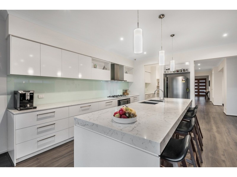 26 Mangrove Way, Craigieburn VIC 3064