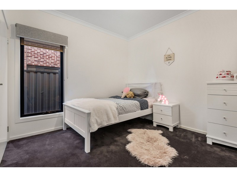 26 Mangrove Way, Craigieburn VIC 3064