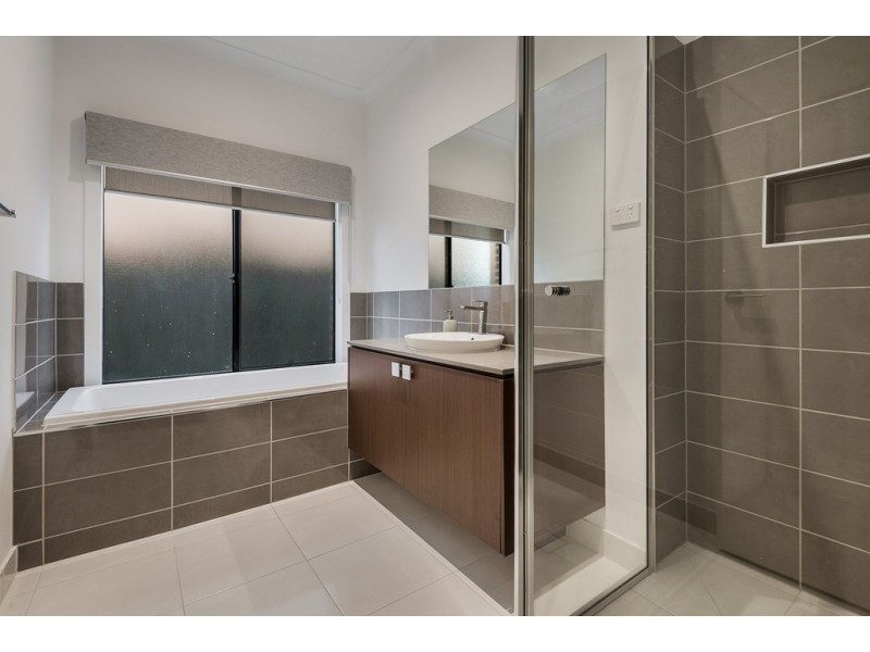 26 Mangrove Way, Craigieburn VIC 3064