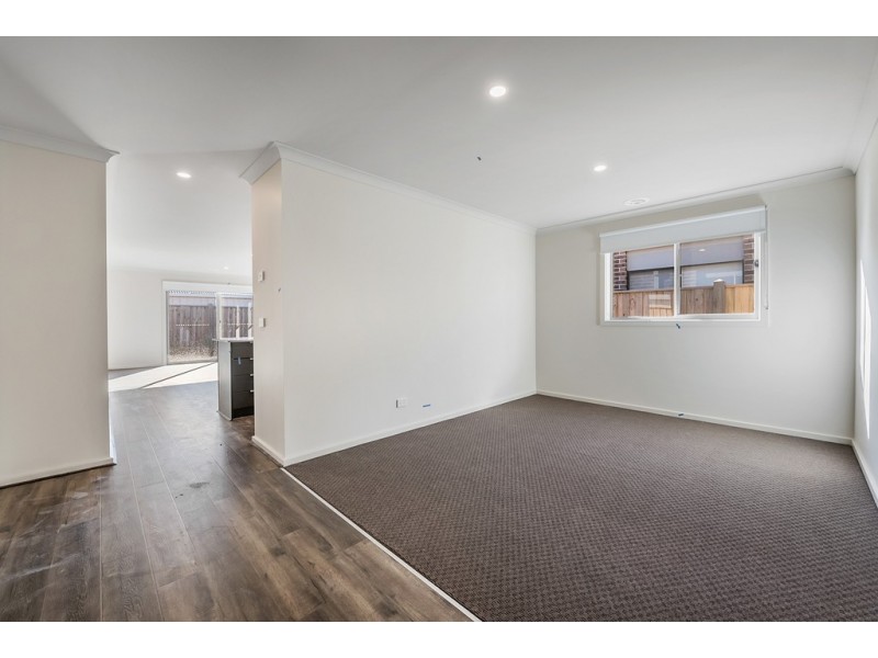 9 Yarradale Drive, Mickleham VIC 3064