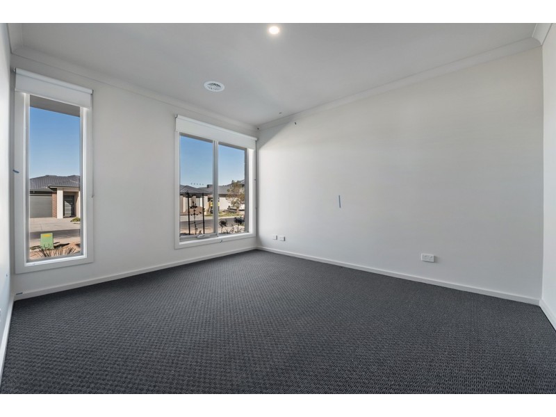 9 Yarradale Drive, Mickleham VIC 3064