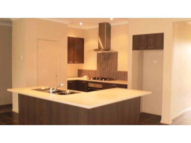 10 Madison Street, Craigieburn VIC 3064