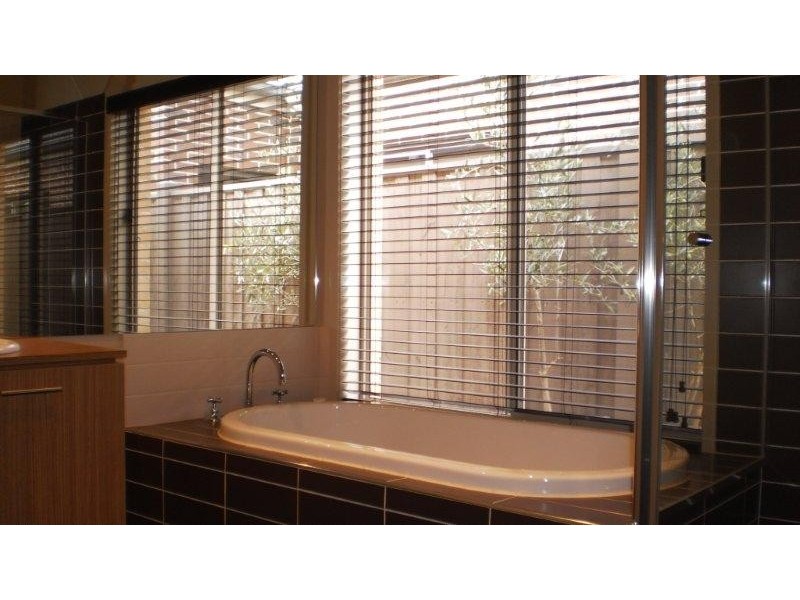 10 Madison Street, Craigieburn VIC 3064