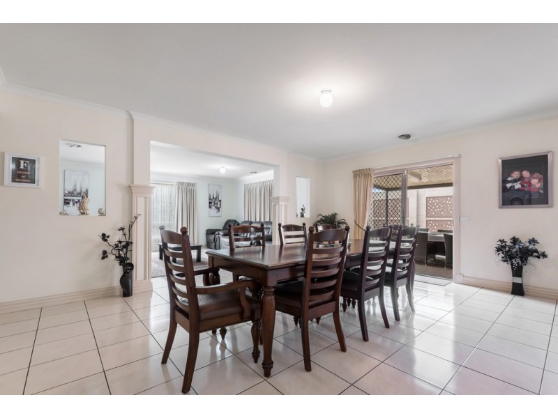 37 Flagstaff Loop, Craigieburn VIC 3064
