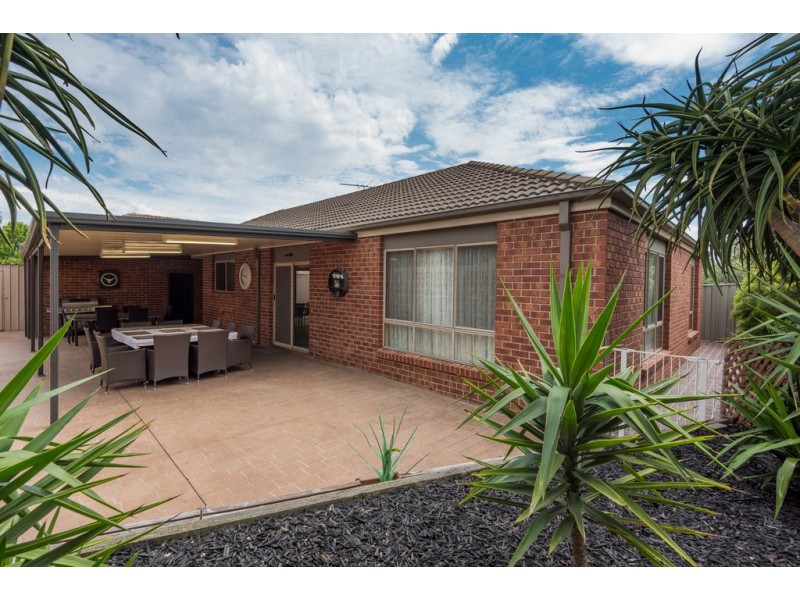 37 Flagstaff Loop, Craigieburn VIC 3064