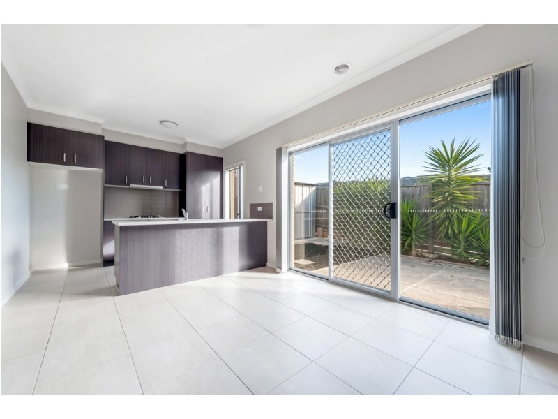 9 Leveque Loop, Craigieburn VIC 3064