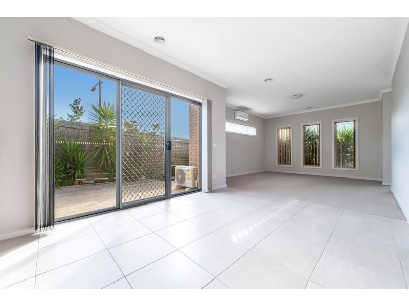 9 Leveque Loop, Craigieburn VIC 3064