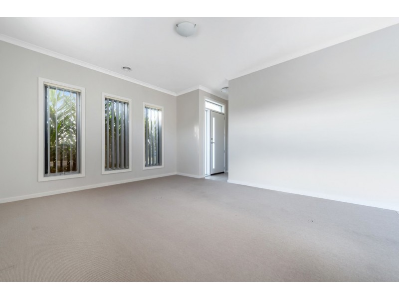 9 Leveque Loop, Craigieburn VIC 3064