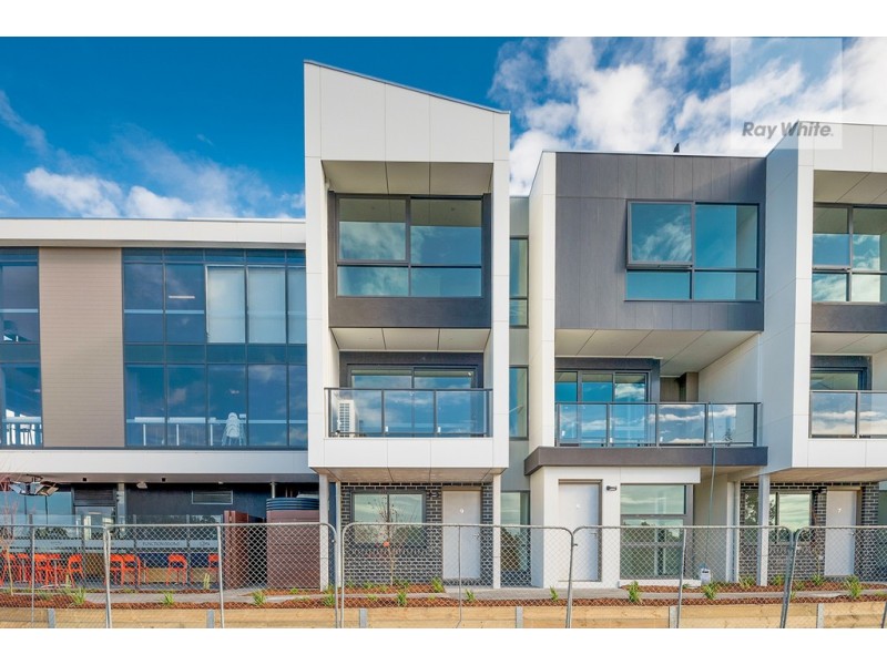 8/70 Hazel Glen Drive, Doreen VIC 3754