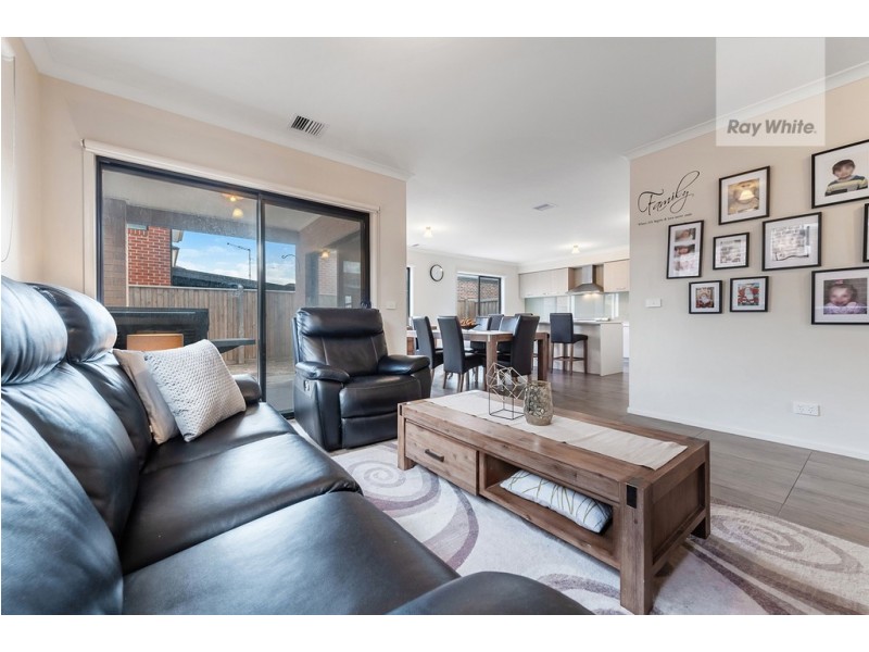 6 Rosette Parade, Mickleham VIC 3064