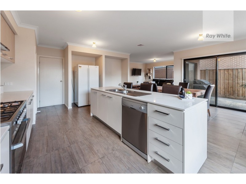 6 Rosette Parade, Mickleham VIC 3064