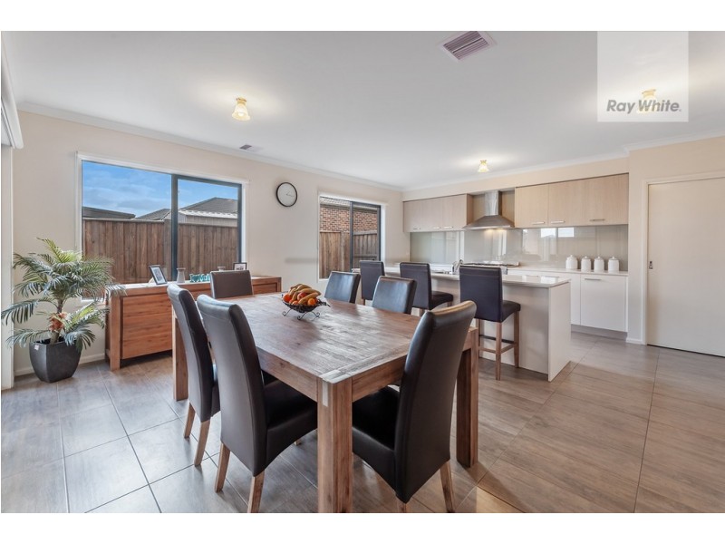 6 Rosette Parade, Mickleham VIC 3064