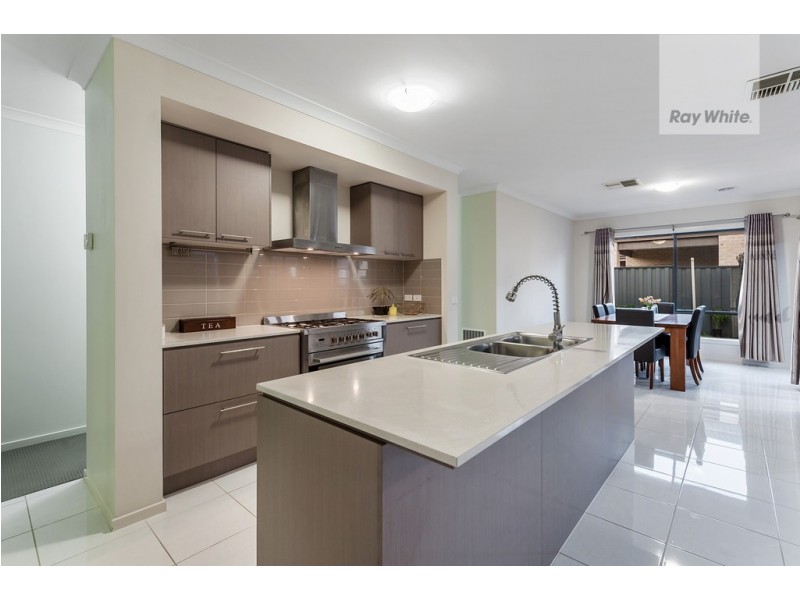 104 Huntington Drive, Craigieburn VIC 3064