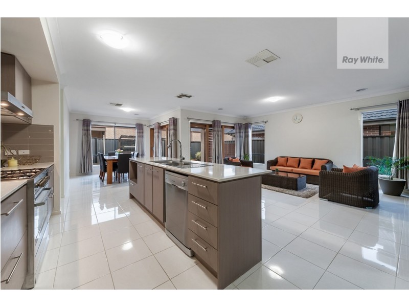 104 Huntington Drive, Craigieburn VIC 3064