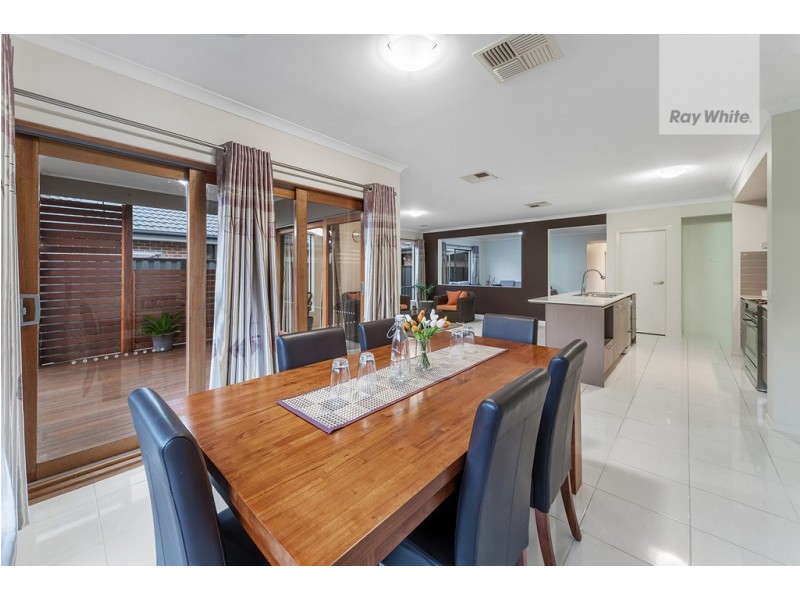 104 Huntington Drive, Craigieburn VIC 3064