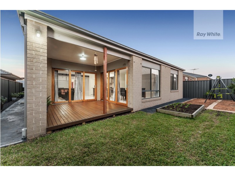 104 Huntington Drive, Craigieburn VIC 3064
