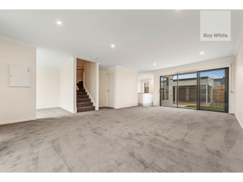 16 Fouz Street, Roxburgh Park VIC 3064