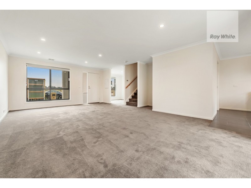 16 Fouz Street, Roxburgh Park VIC 3064