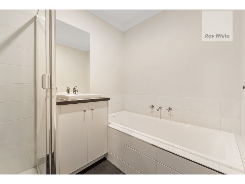 16 Fouz Street, Roxburgh Park VIC 3064