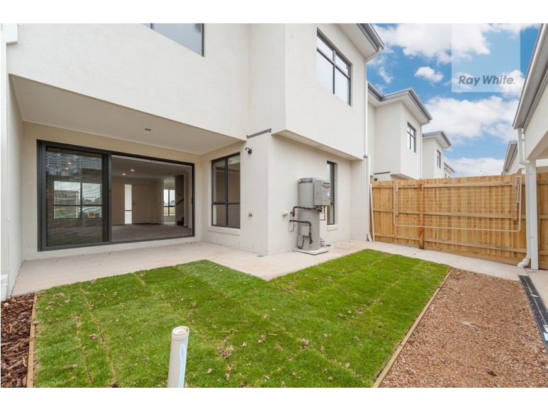 16 Fouz Street, Roxburgh Park VIC 3064