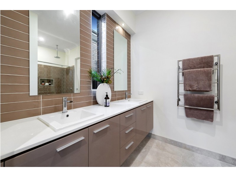 13 Montreal Circuit, Craigieburn VIC 3064