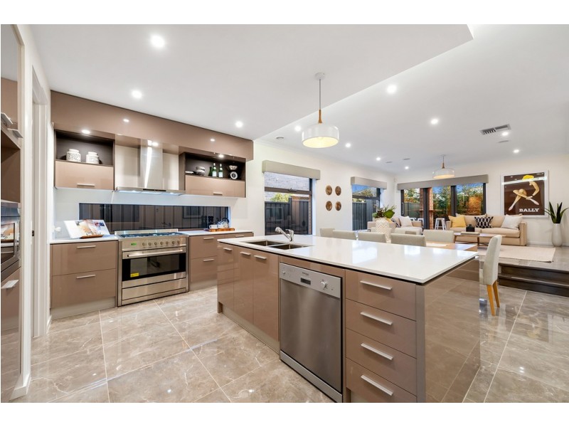 13 Montreal Circuit, Craigieburn VIC 3064