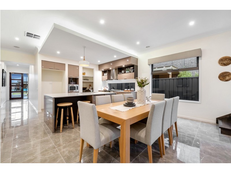 13 Montreal Circuit, Craigieburn VIC 3064