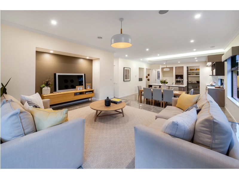 13 Montreal Circuit, Craigieburn VIC 3064