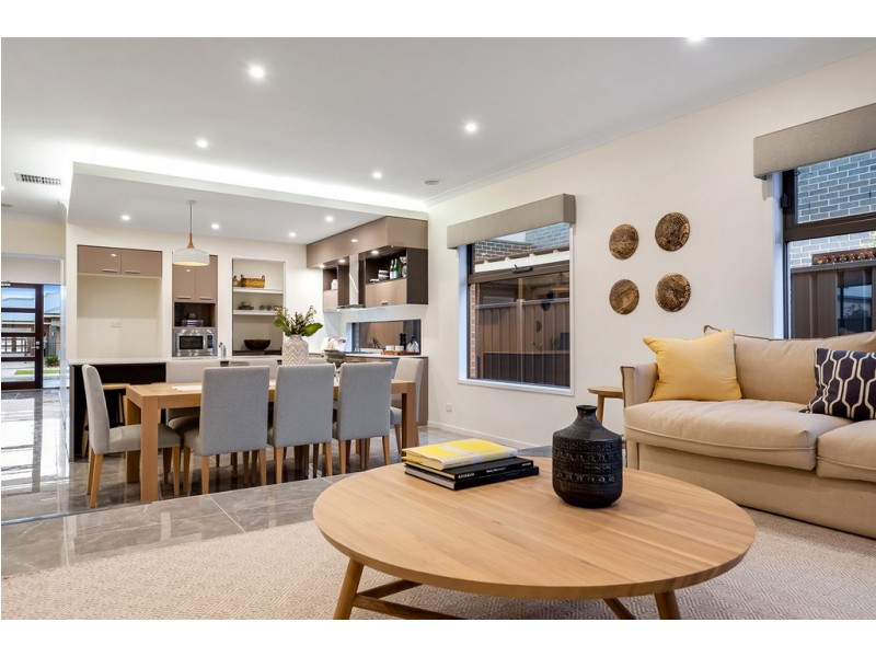 13 Montreal Circuit, Craigieburn VIC 3064