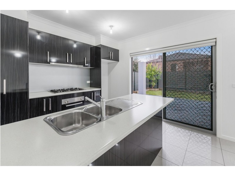 8 Taylan Street, Craigieburn VIC 3064