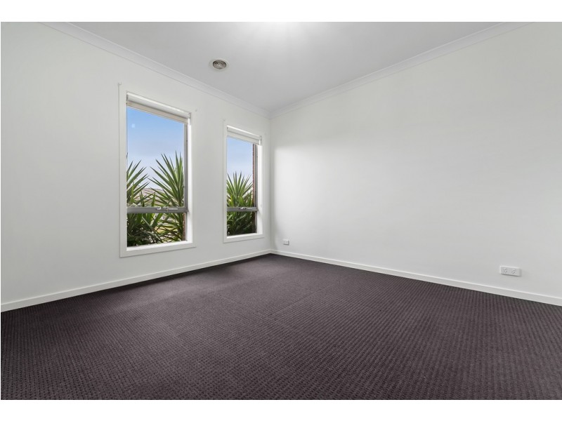 8 Taylan Street, Craigieburn VIC 3064