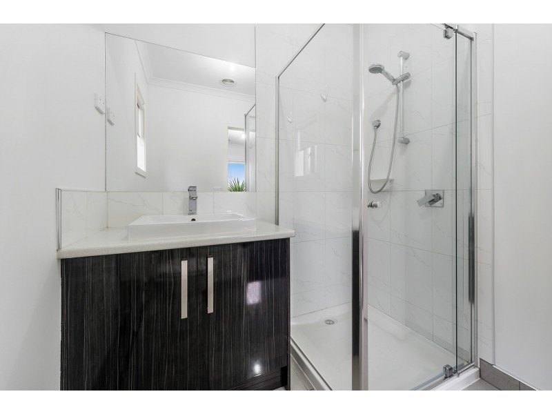 8 Taylan Street, Craigieburn VIC 3064