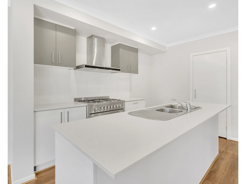 22 Angove Street, Craigieburn VIC 3064