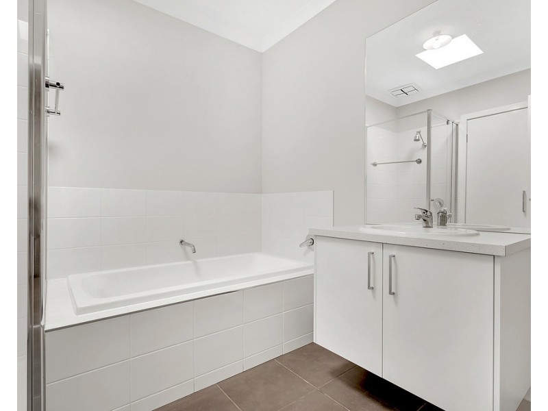 22 Angove Street, Craigieburn VIC 3064
