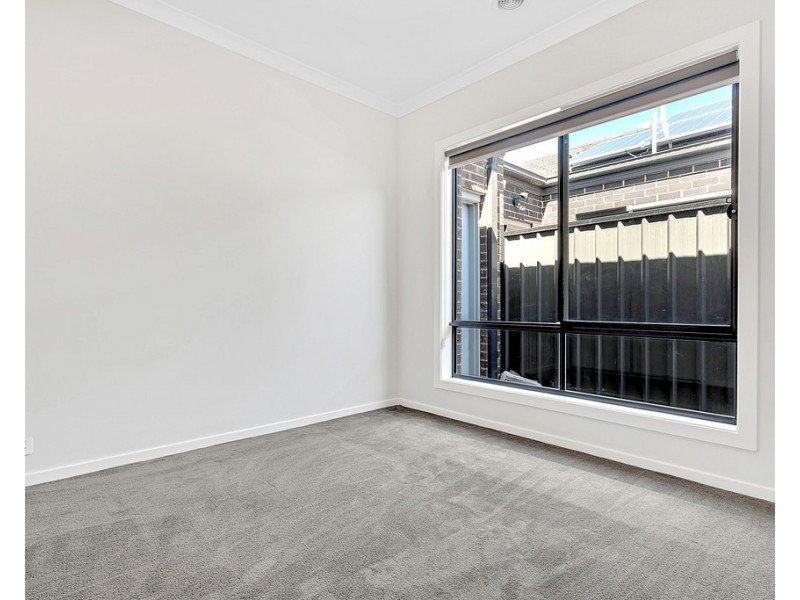 22 Angove Street, Craigieburn VIC 3064