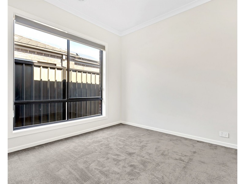 22 Angove Street, Craigieburn VIC 3064