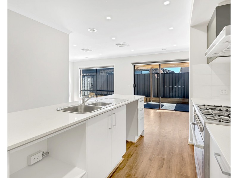 22 Angove Street, Craigieburn VIC 3064